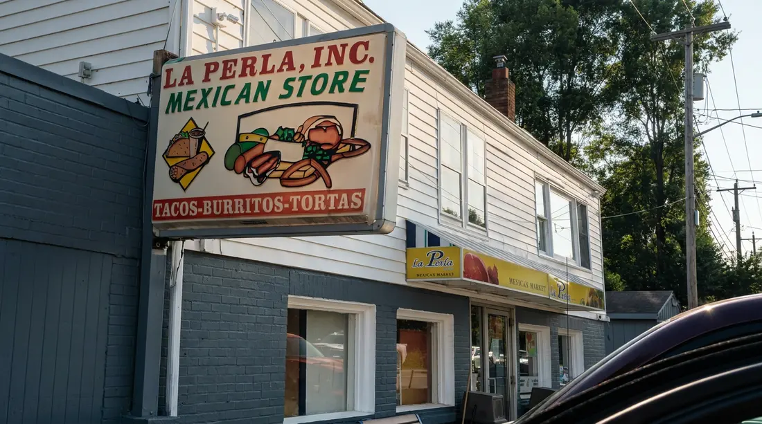 La Perla Mexican Store building and sign